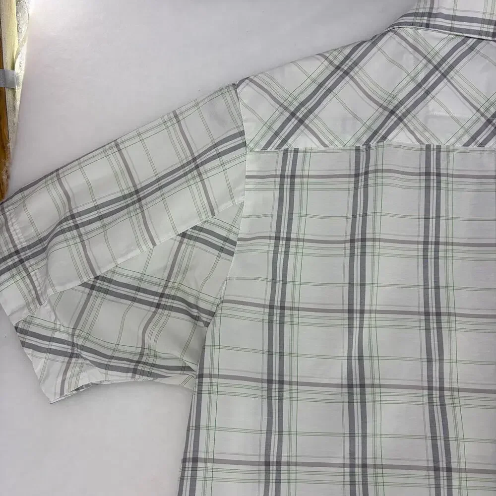 Under Armour HeatGear Plaid Button-Down Shirt — Size 2XL - Picture 11 of 15